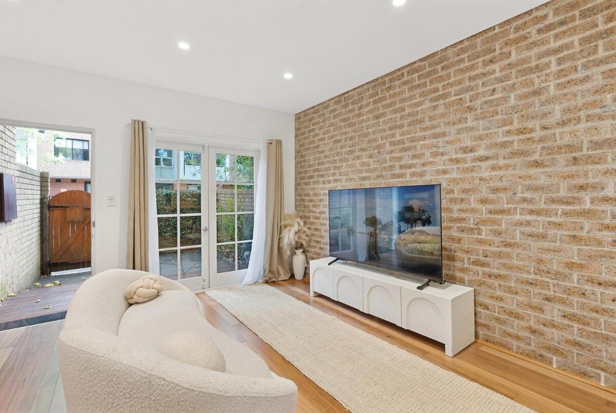 Holiday home Luxury Modern 2-storey Townhouse In Pyrmont *