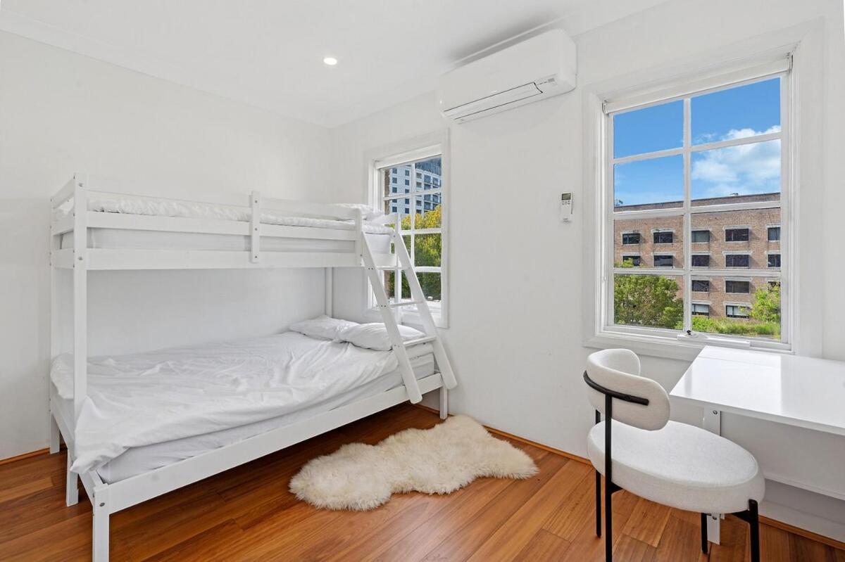 Luxury Modern 2-storey Townhouse In Pyrmont Sydney