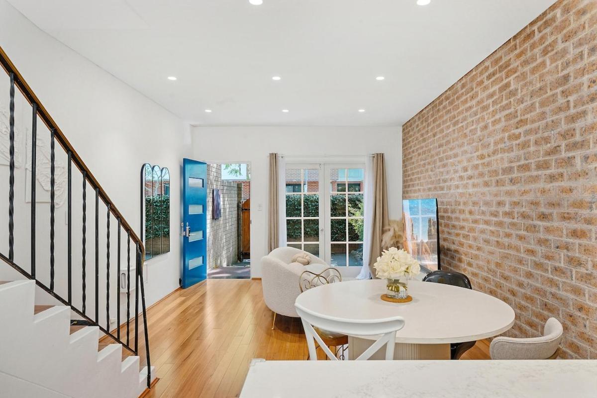 Luxury Modern 2-storey Townhouse In Pyrmont Sydney