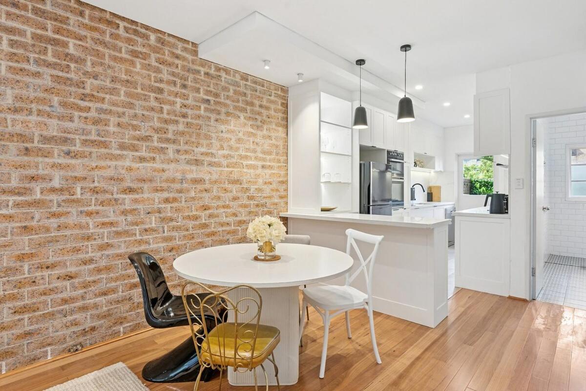 Luxury Modern 2-storey Townhouse In Pyrmont Holiday home Sydney
